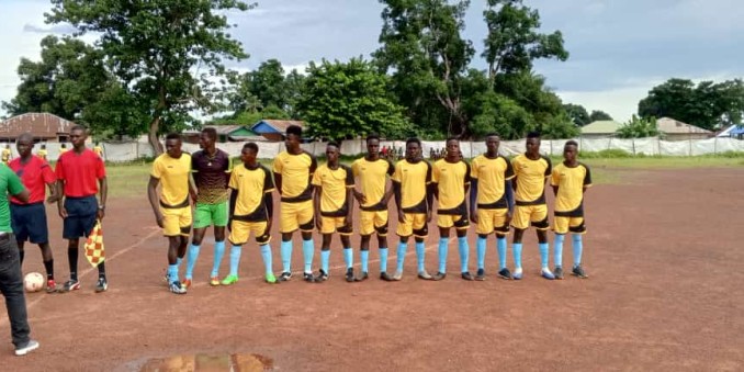 Die Fußballmannschaft vom Impact Village