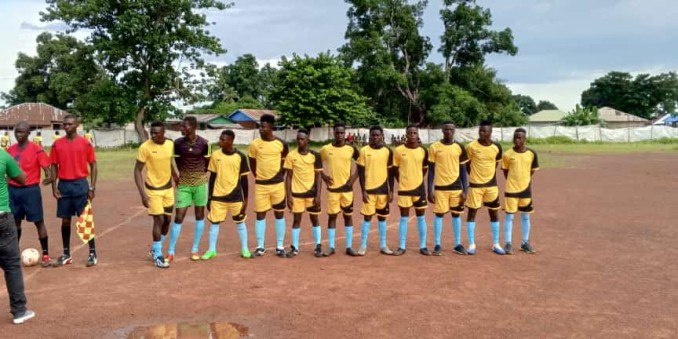 Die Fußballmannschaft vom Impact Village