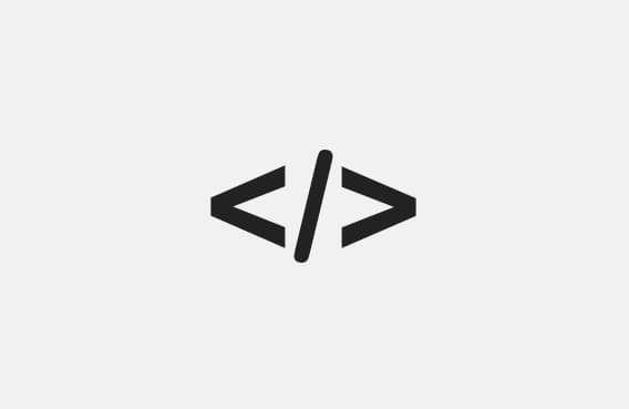 Zeichen für Quellcode auf hellem Grund